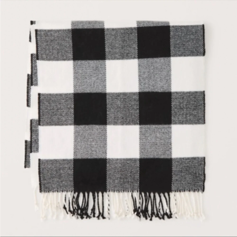 ABERCROMBIE & FITCH Buffalo Plaid Check Blanket Fringe Scarf Black White NWT $39